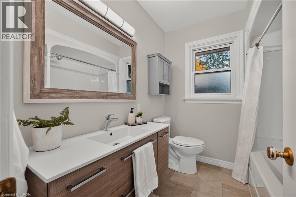 205 Mckenzie Street E Property Photo 19