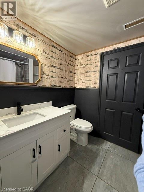 121 Paisley Boulevard E Property Photo 13