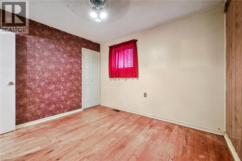 127 Spadina Road E Property Photo 12