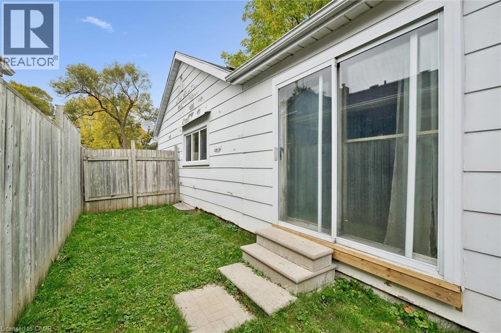 127 Spadina Road E Property Photo 17