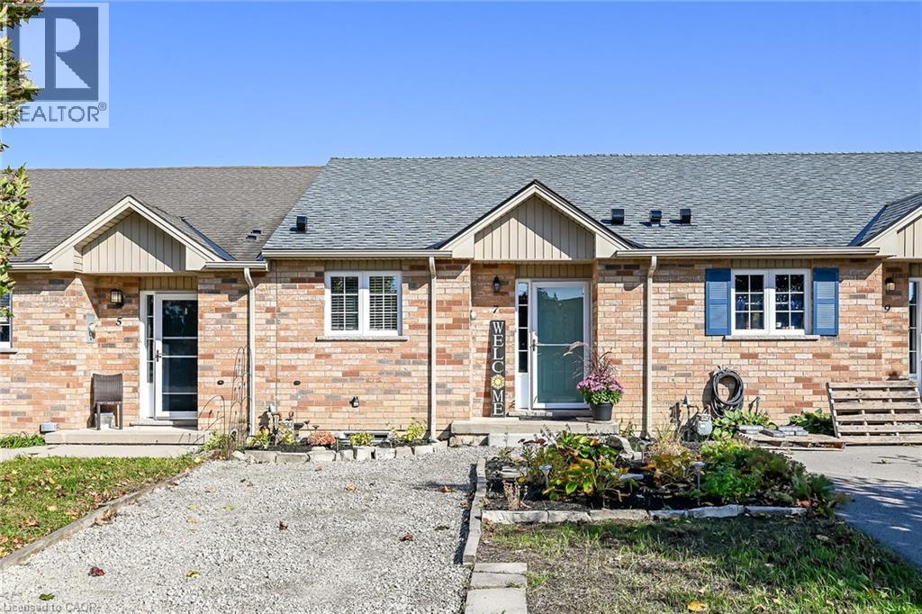 7 Powell Lane Property Photo 2