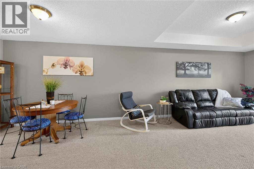 7 Powell Lane Property Photo 20