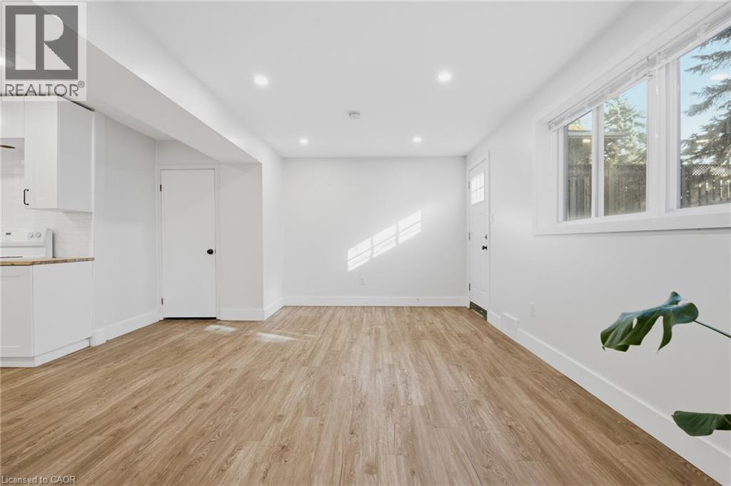 24 Briarwood Crescent Unit# 2 Property Photo 3