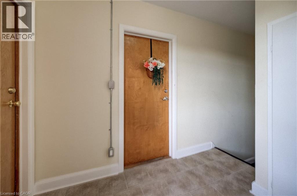 172 Arthur Street S Property Photo 12