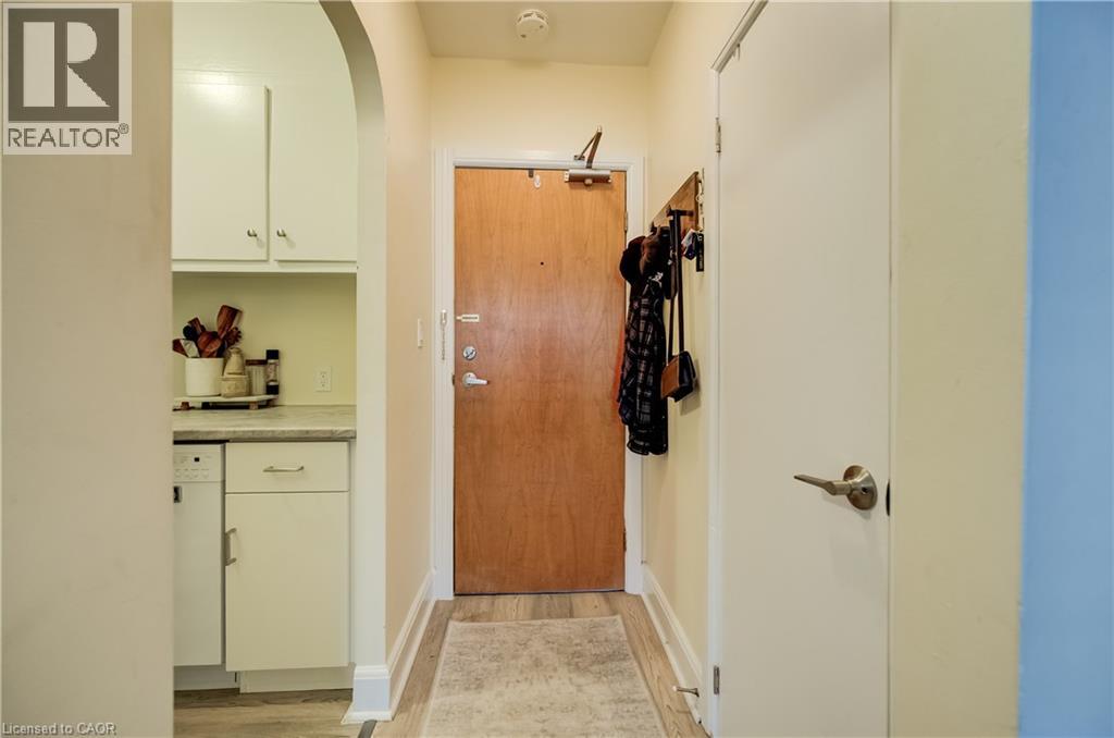 172 Arthur Street S Property Photo 13