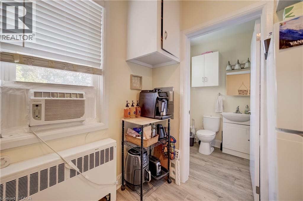 172 Arthur Street S Property Photo 15