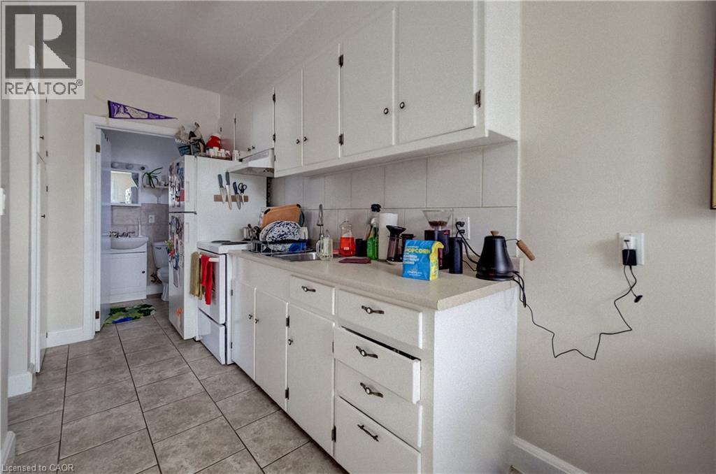172 Arthur Street S Property Photo 20