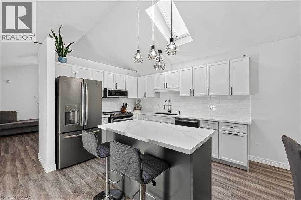 10 Potters Way Property Photo 3
