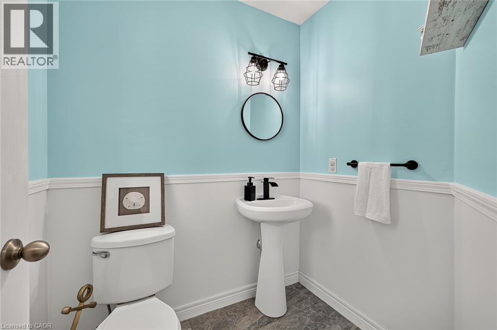 10 Potters Way Property Photo 15