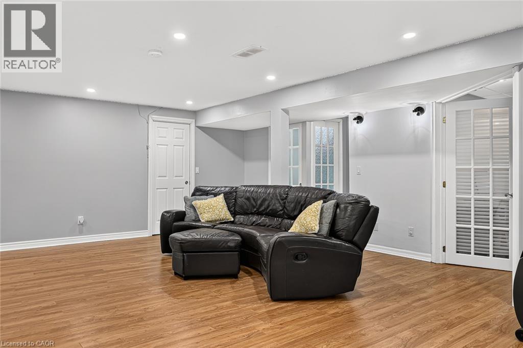 10 Potters Way Property Photo 33