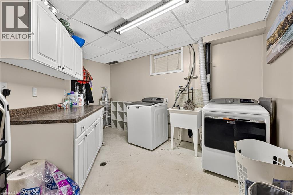 10 Potters Way Property Photo 36