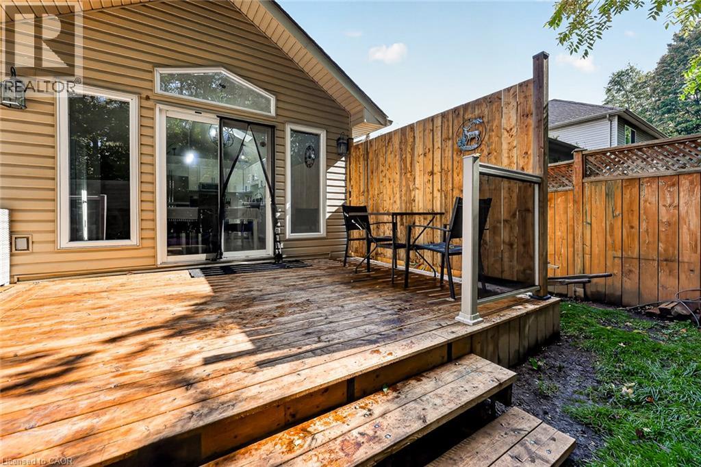 10 Potters Way Property Photo 39
