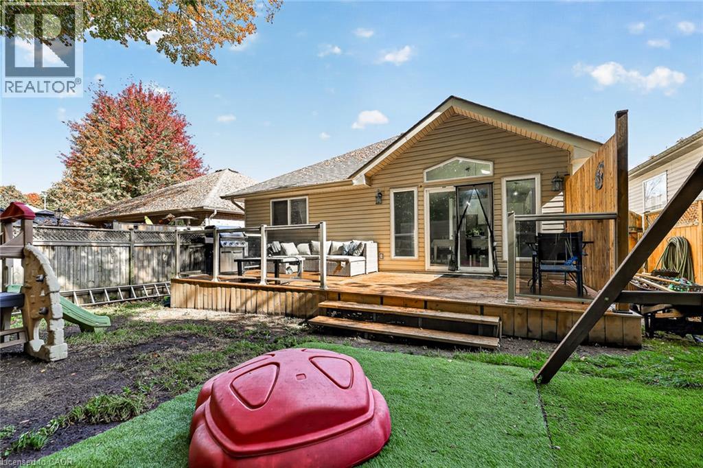 10 Potters Way Property Photo 45