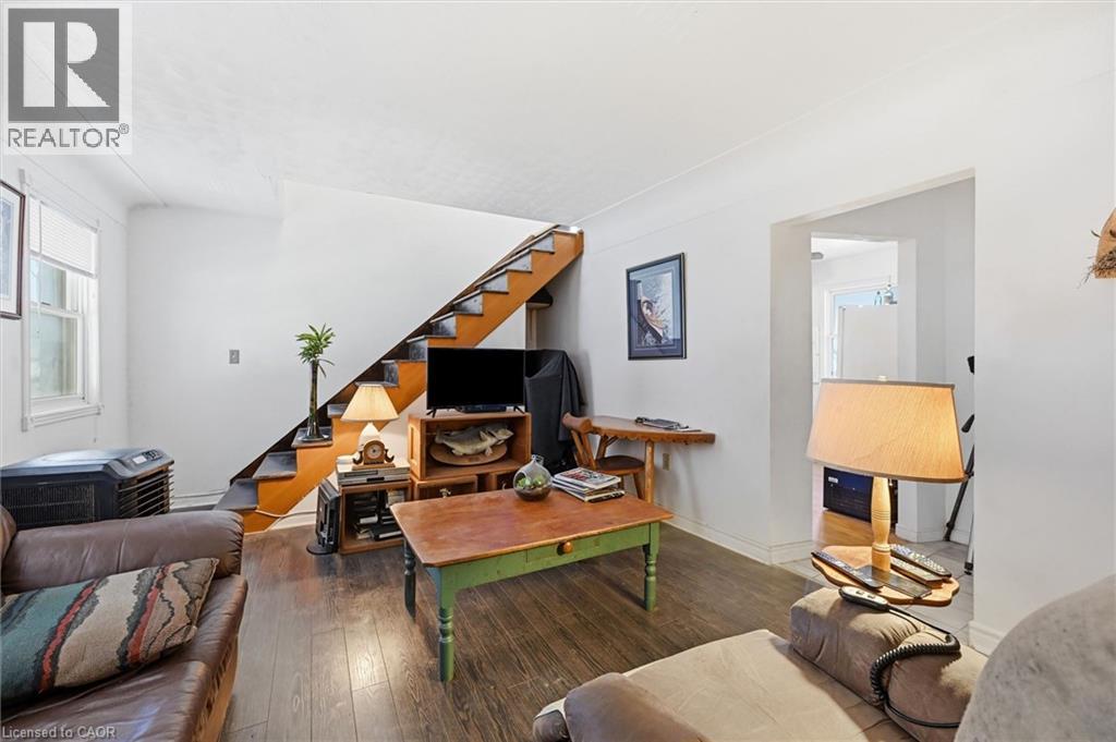 72 King Street E Property Photo 15