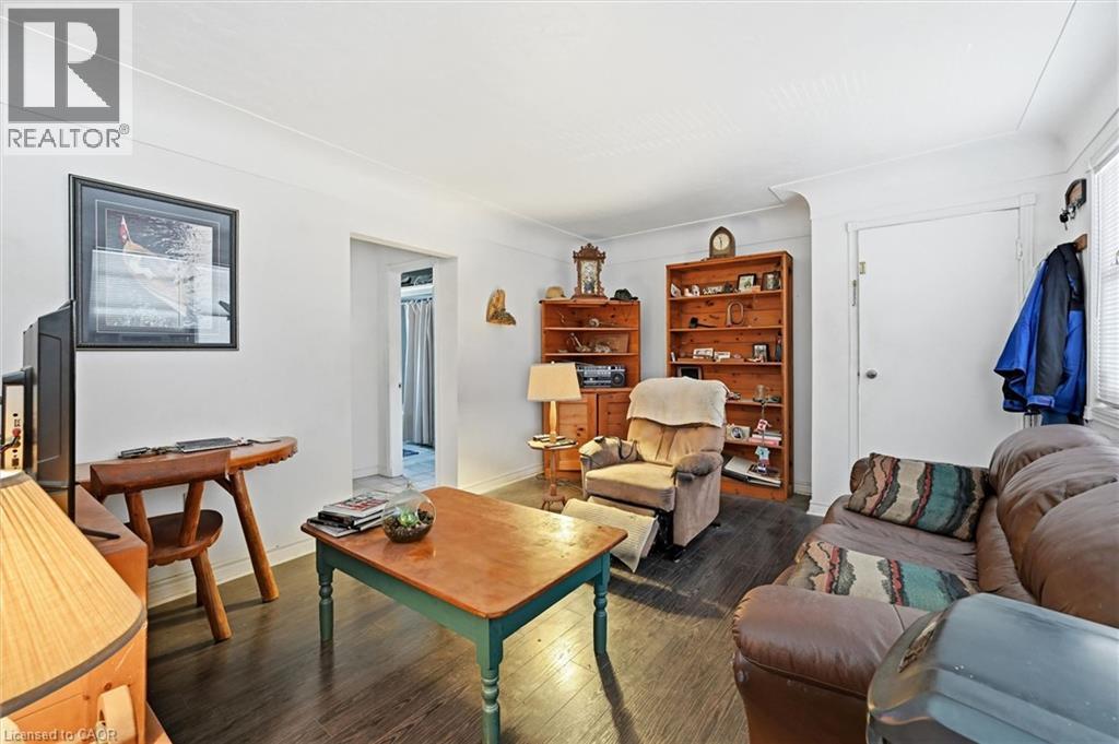 72 King Street E Property Photo 16