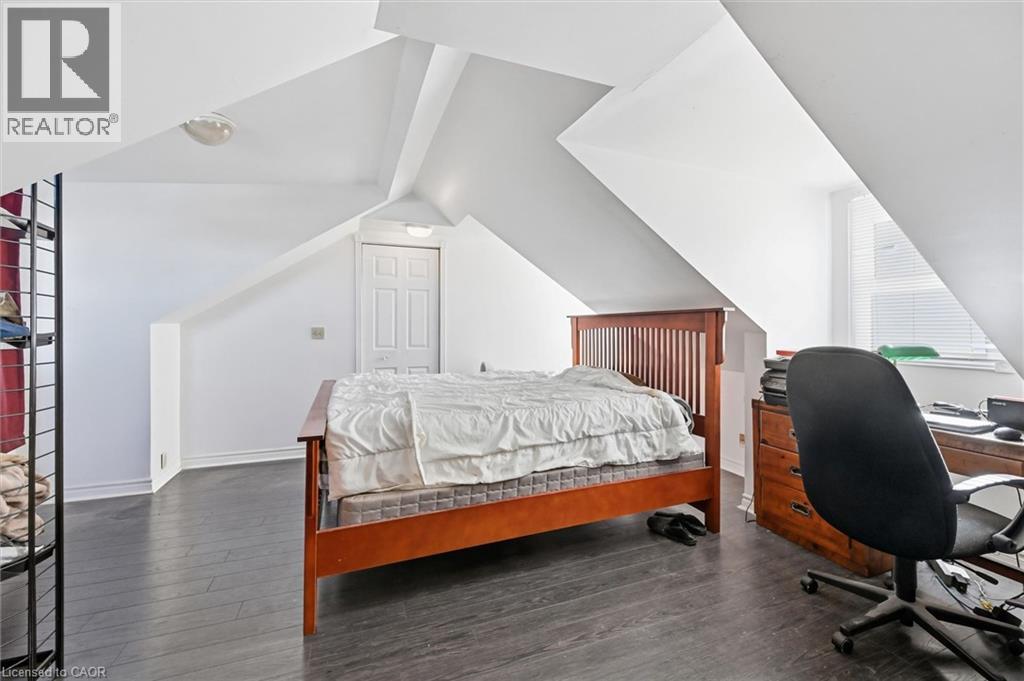 72 King Street E Property Photo 18