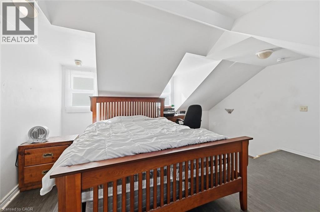 72 King Street E Property Photo 19