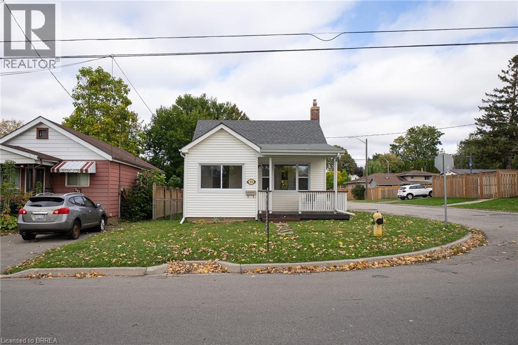 364 WELLINGTON Street Property Photo 1
