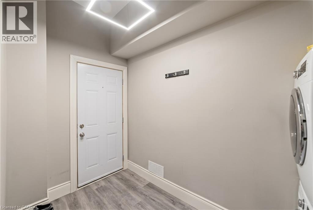 208 Mary Street Property Photo 4