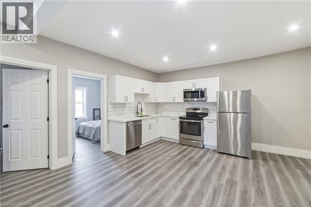 208 Mary Street Property Photo 6