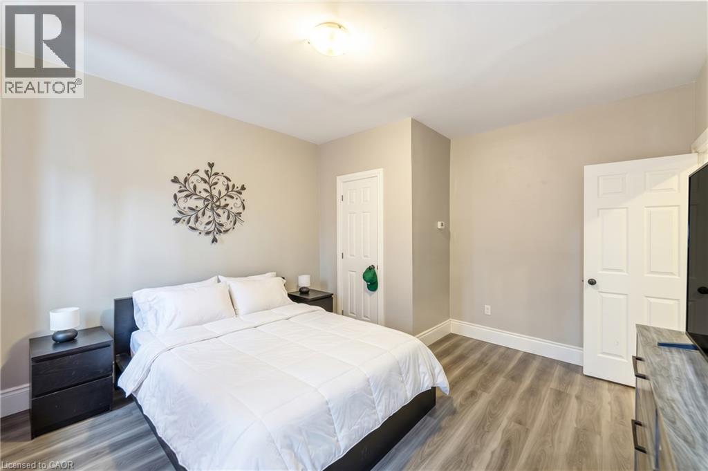 208 Mary Street Property Photo 12