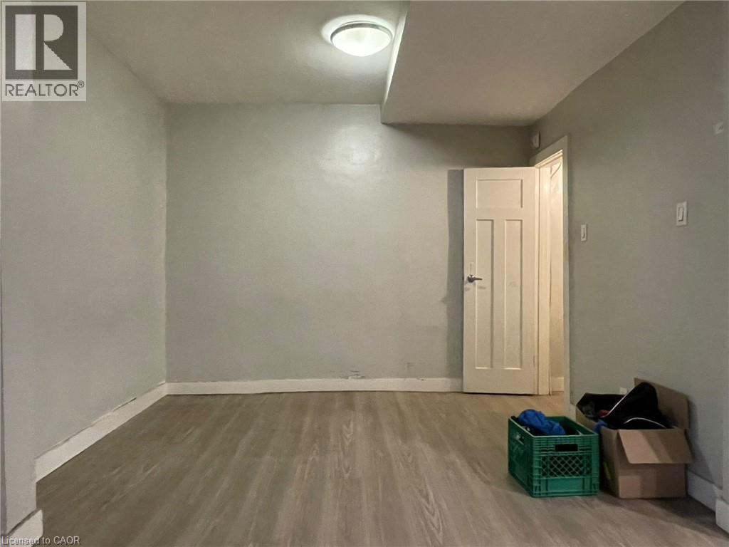 70 Victoria Avenue S Unit# 9 Property Photo 4