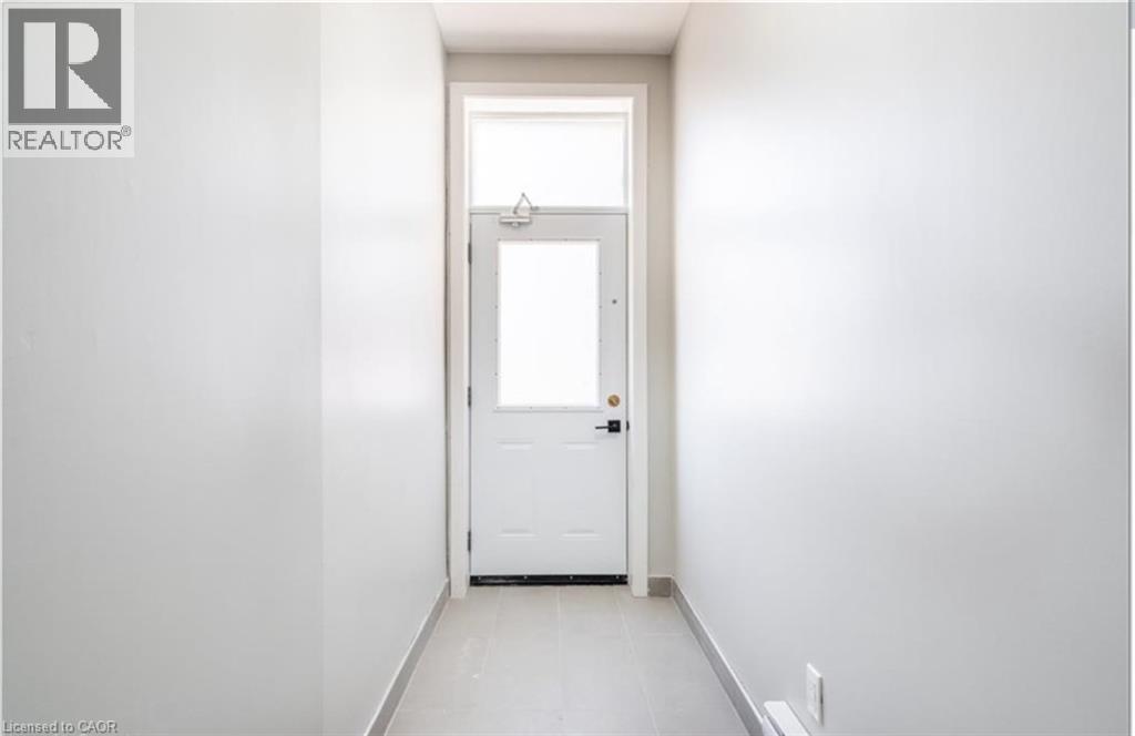 102 WELLINGTON Street N Unit# 1 Property Photo 1