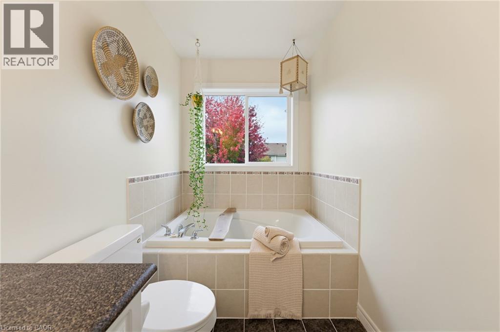 63 Golden Iris Crescent Property Photo 11