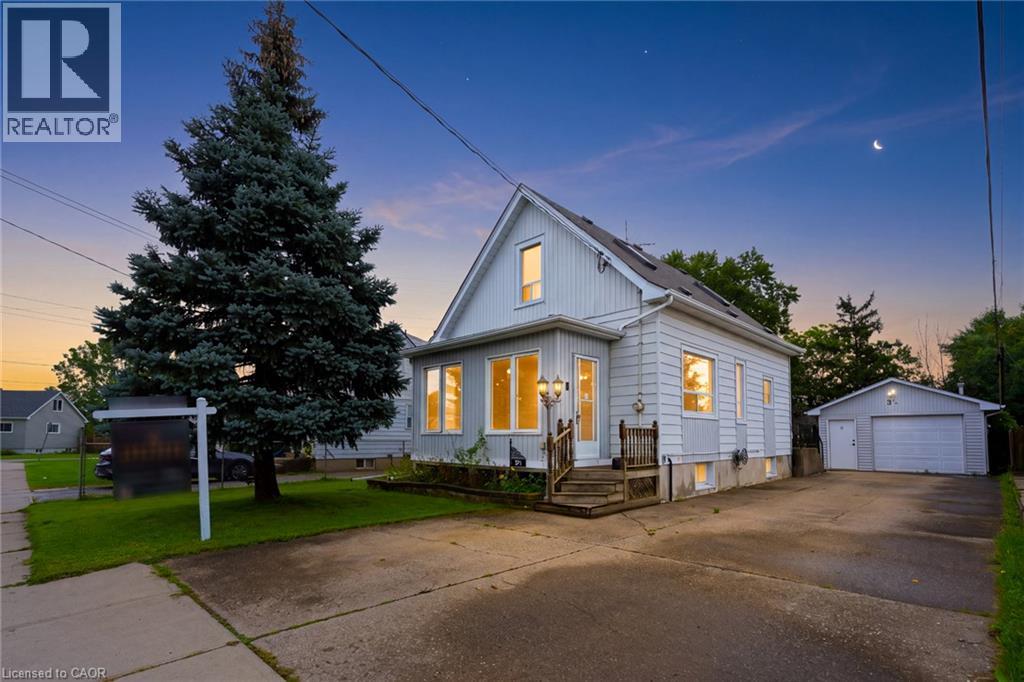 3 1/2 Dundonald Street Property Photo 1