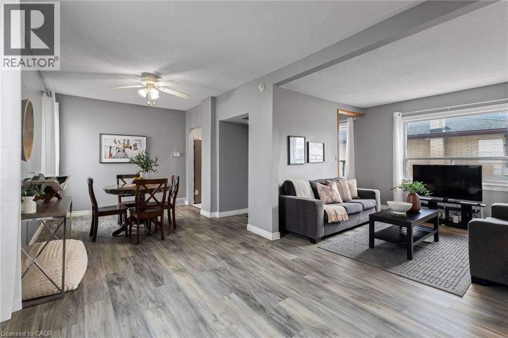 3 1/2 Dundonald Street Property Photo 6