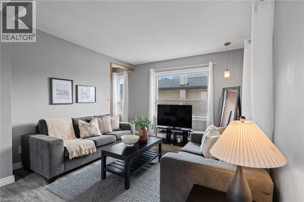 3 1/2 Dundonald Street Property Photo 7