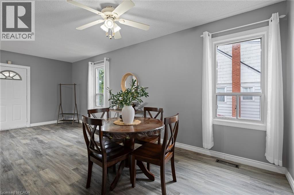 3 1/2 Dundonald Street Property Photo 12