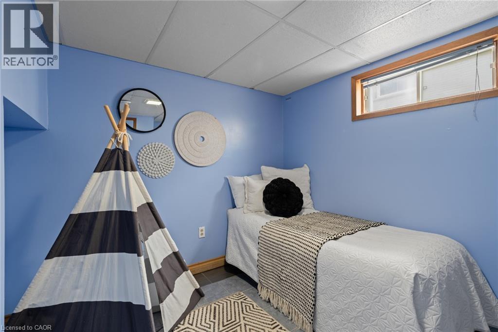 3 1/2 Dundonald Street Property Photo 30