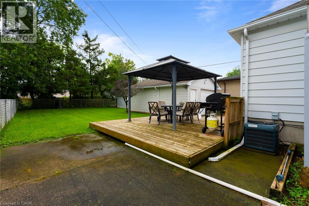 3 1/2 Dundonald Street Property Photo 33
