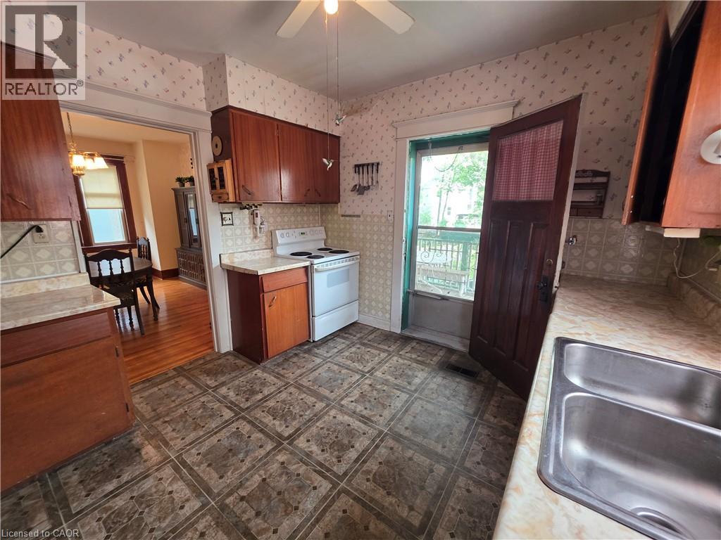 20 Fairview Avenue Property Photo 16