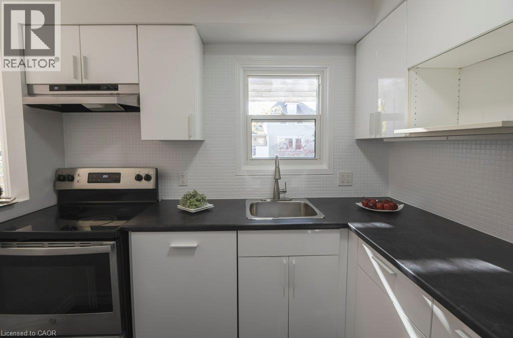 461 Beechwood Place Unit# 52 Property Photo 4