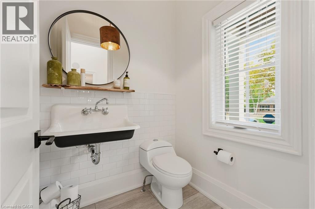 175 North Shore Boulevard W Property Photo 8