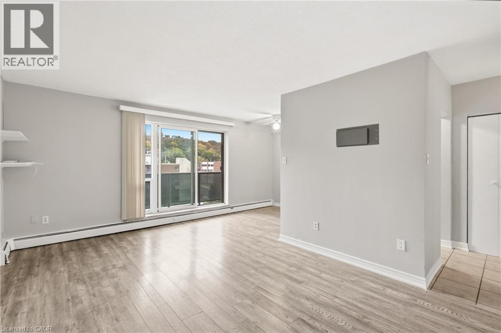 81 Charlton Avenue E Unit# 904 Property Photo 7