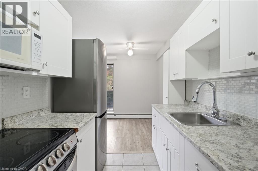 81 Charlton Avenue E Unit# 904 Property Photo 11