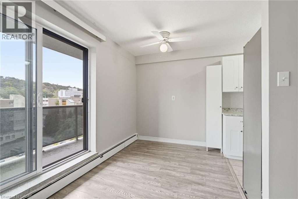81 Charlton Avenue E Unit# 904 Property Photo 15