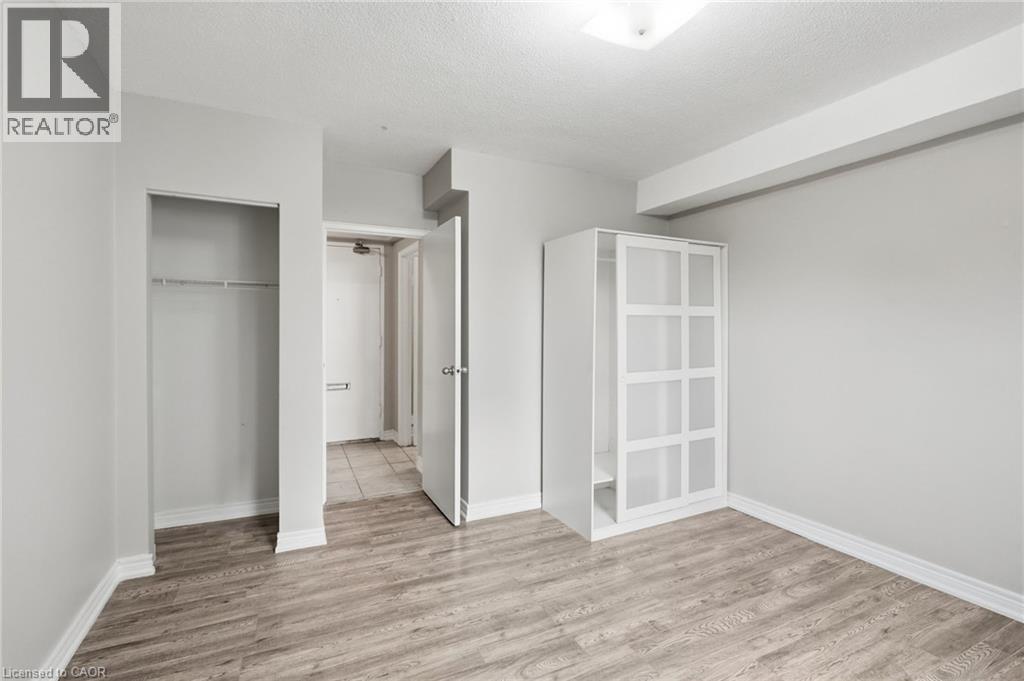 81 Charlton Avenue E Unit# 904 Property Photo 20
