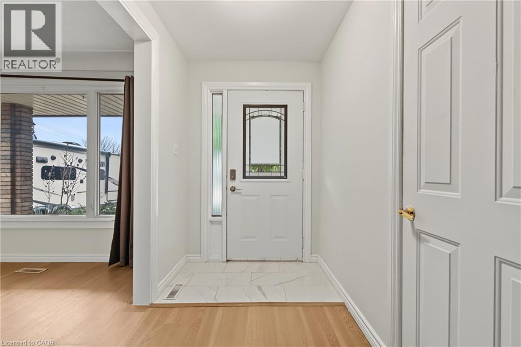 8 Valanna Court Property Photo 3