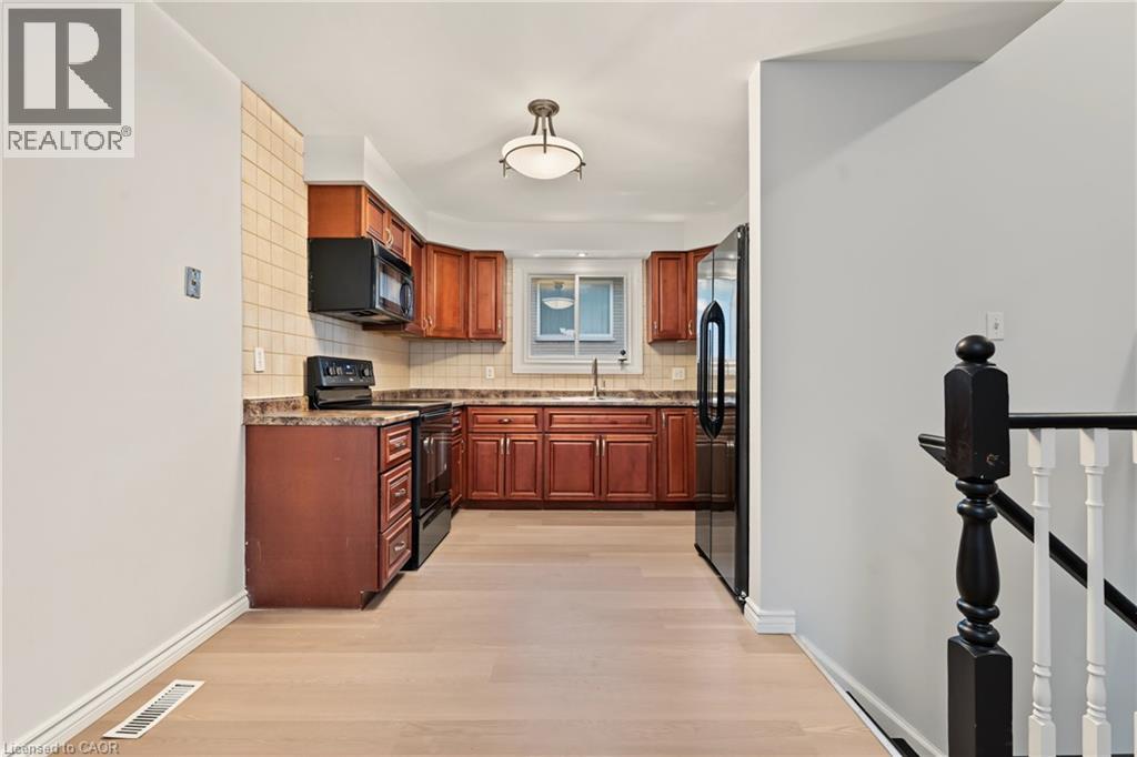 8 Valanna Court Property Photo 10