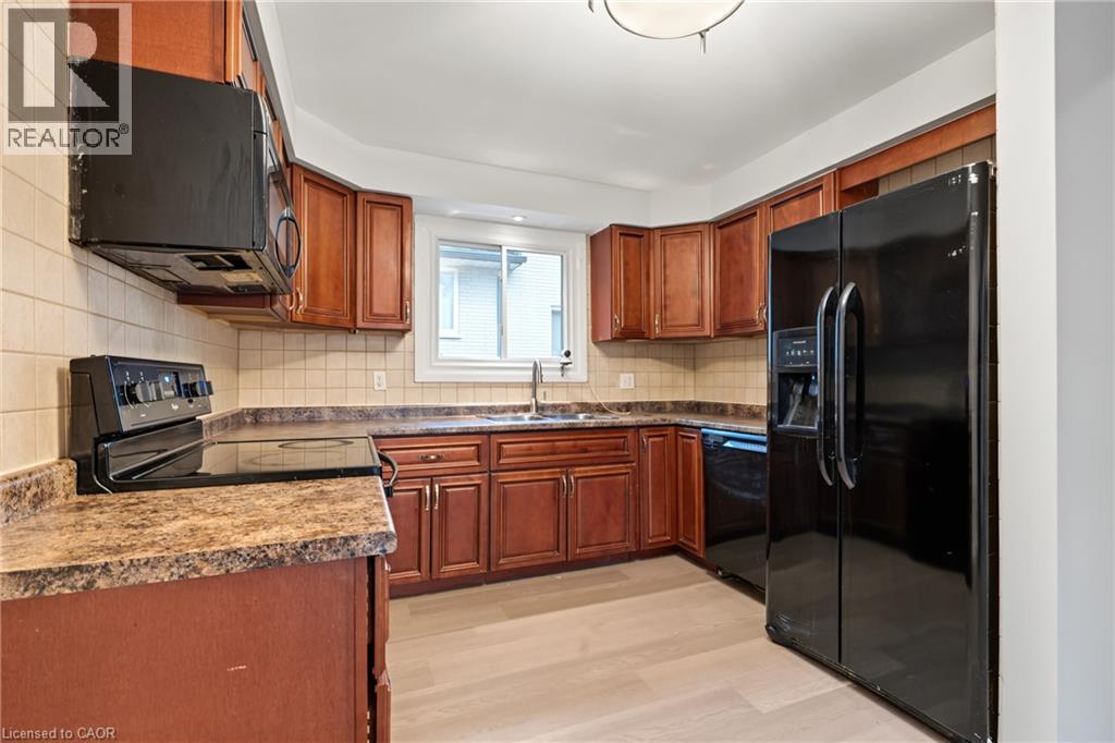 8 Valanna Court Property Photo 11