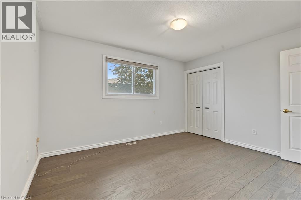 8 Valanna Court Property Photo 17