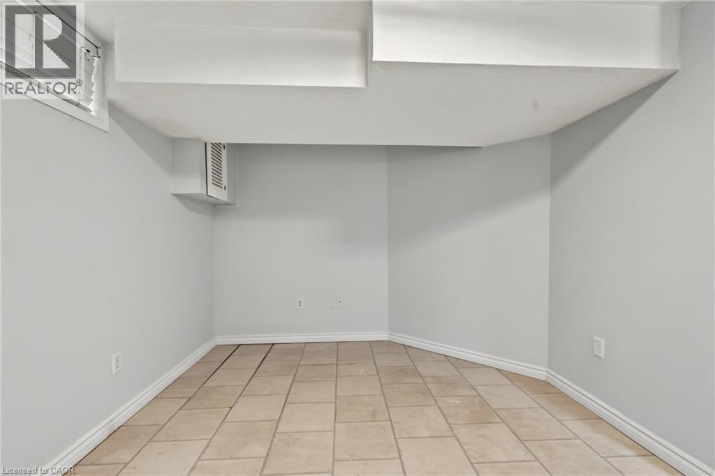 8 Valanna Court Property Photo 30