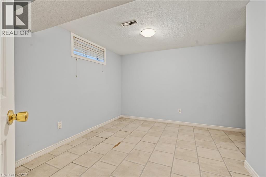 8 Valanna Court Property Photo 36