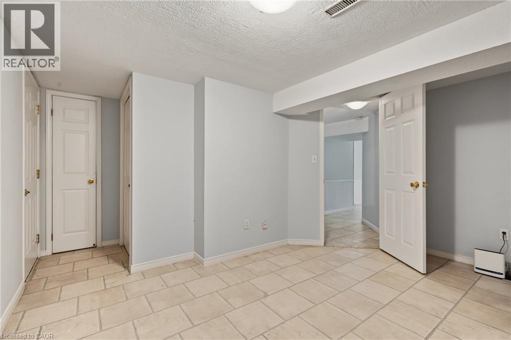 8 Valanna Court Property Photo 37