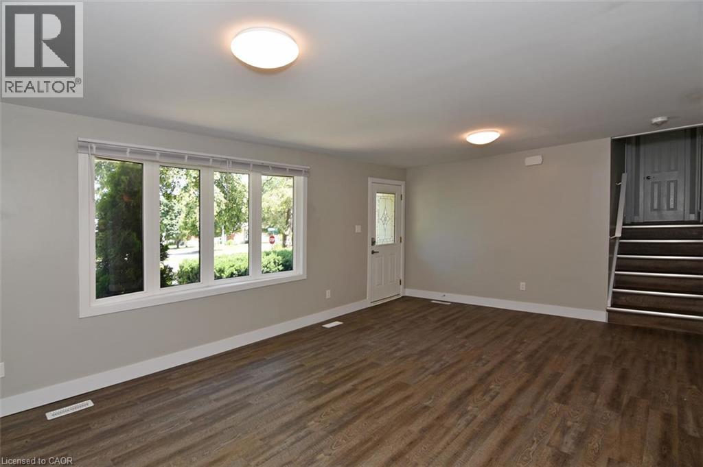 1 Southwood Crescent Property Photo 3