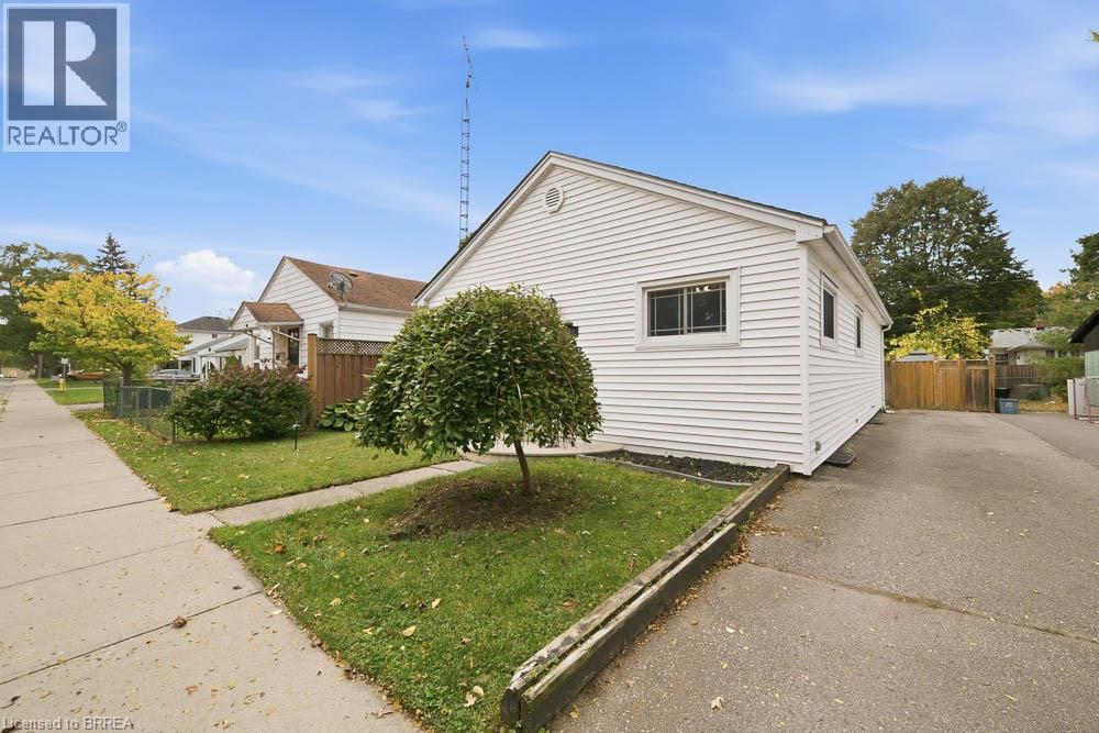 69 Sixth Avenue Property Photo 3
